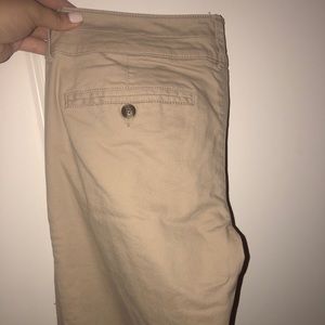 American Eagle Khakis - 6 Long